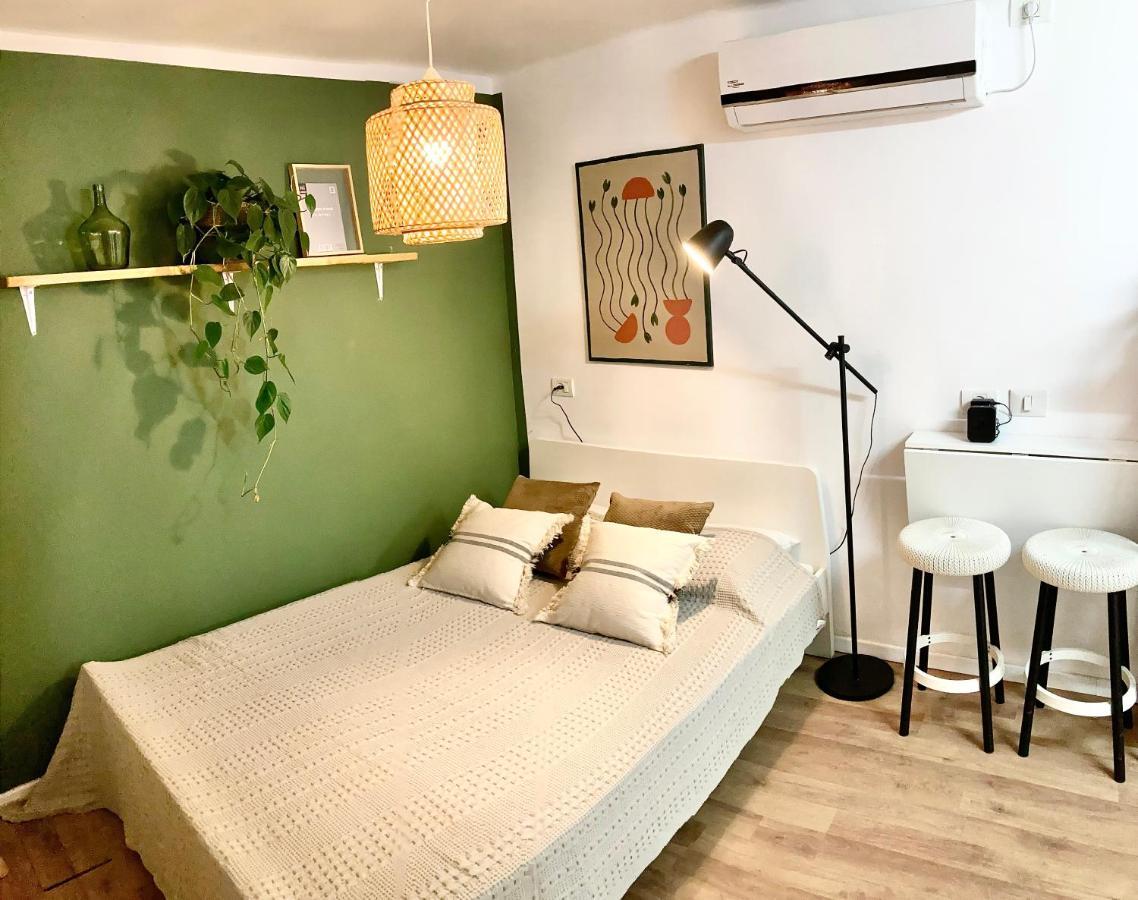 Apartment Dotan's Boutique - By The Beach!