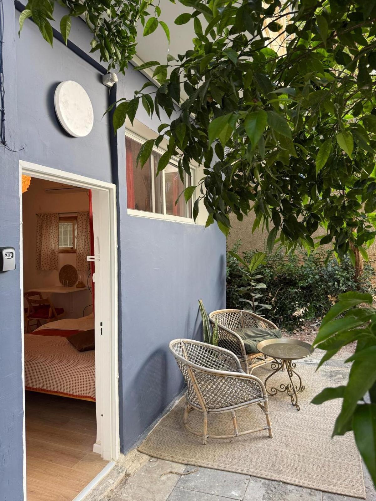 Dotan's Boutique - By The Beach! Apartment *