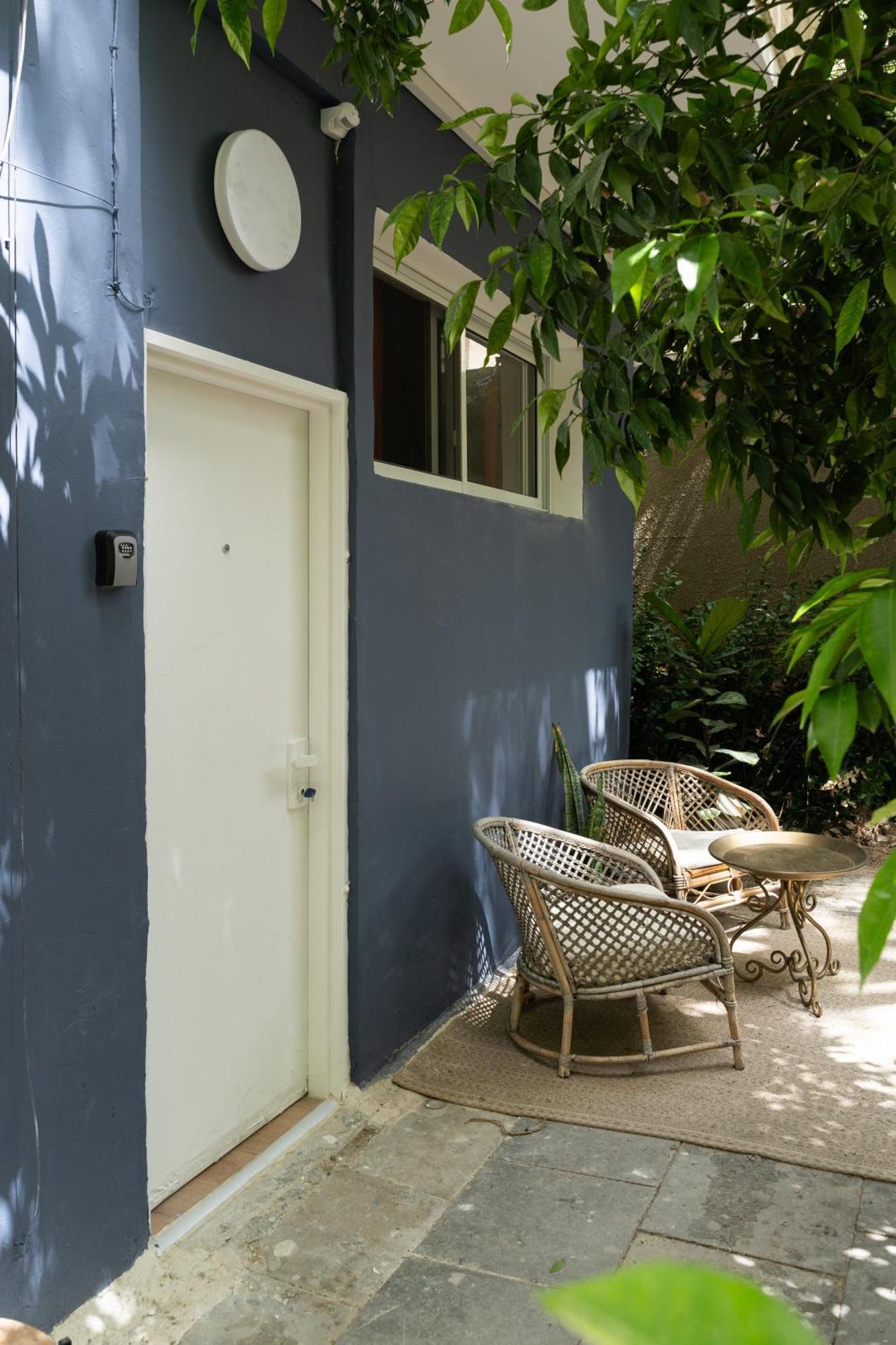 Dotan's Boutique - By The Beach! Apartment